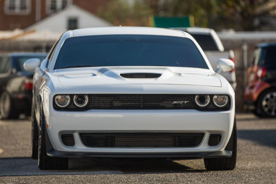  Dodge Challenger SRT Hellcat 2016 года  (фото 2 из 73)